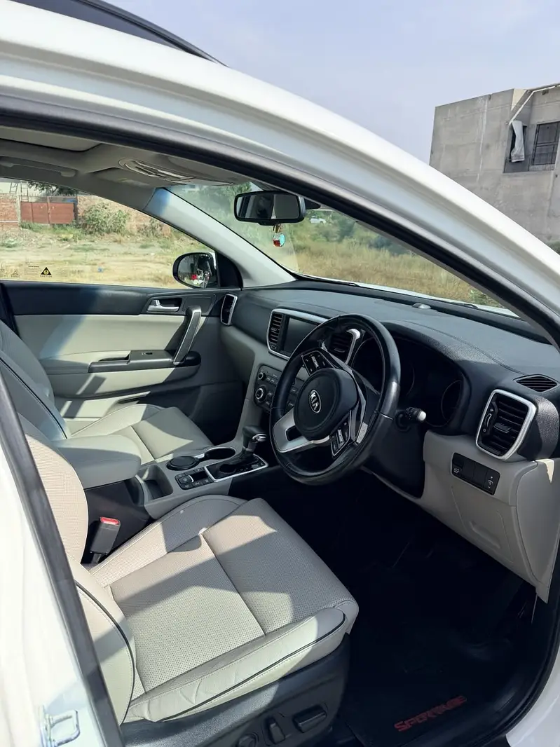 KIA Sportage AWD 2024 | 1st Owner | Genuine | Panoramic Sunroof