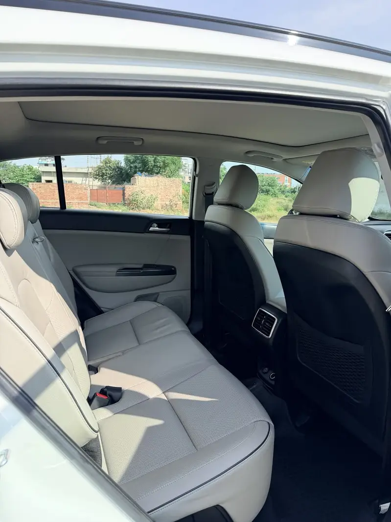 KIA Sportage AWD 2024 | 1st Owner | Genuine | Panoramic Sunroof