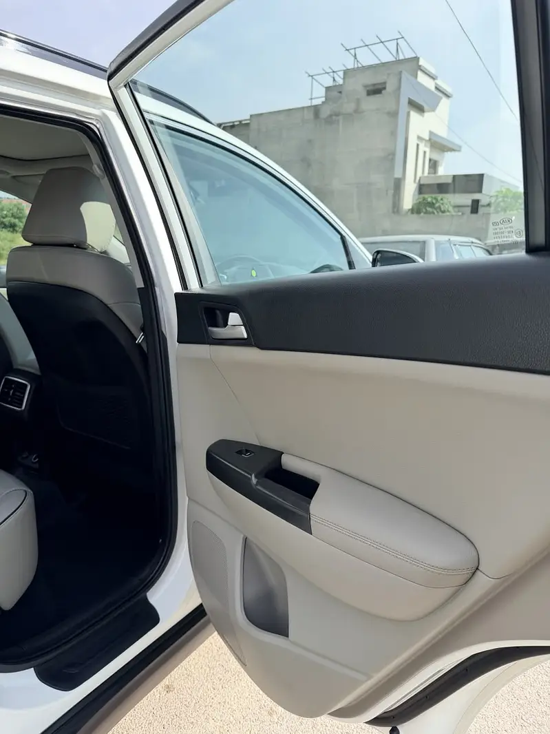 KIA Sportage AWD 2024 | 1st Owner | Genuine | Panoramic Sunroof