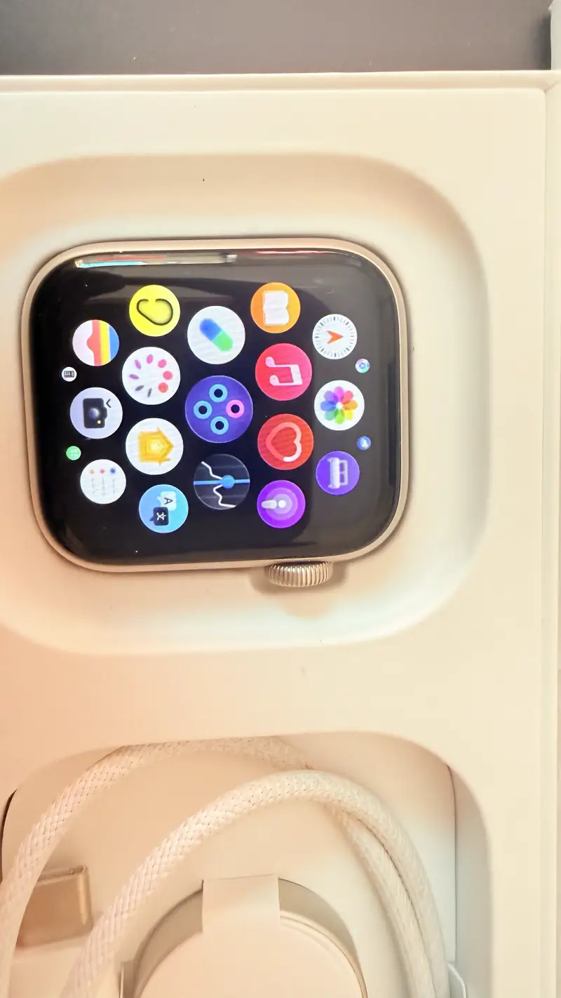 Apple Watch SE 3 GPS + Cellular / 100% Battery Health / Box Pac